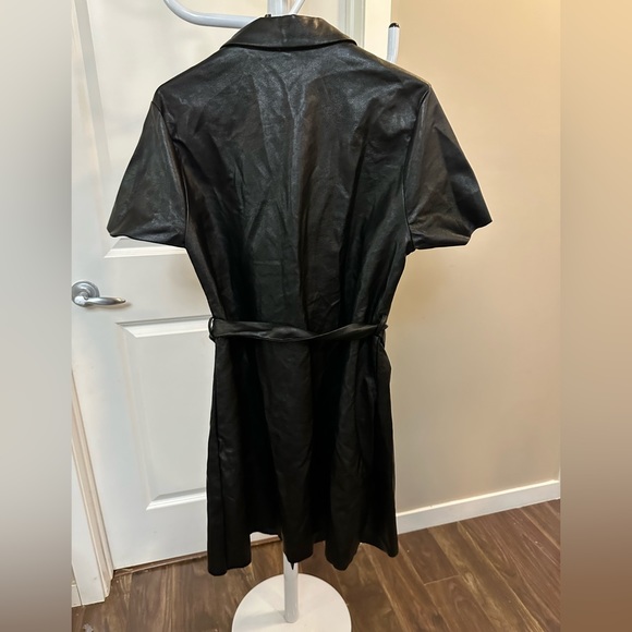 Young ladies woven black dress size large - Picture 3 of 6